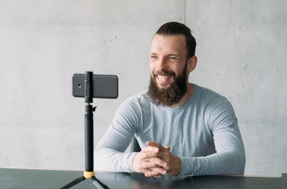 Se ainda faz entrevistas por telefone então este artigo é para si