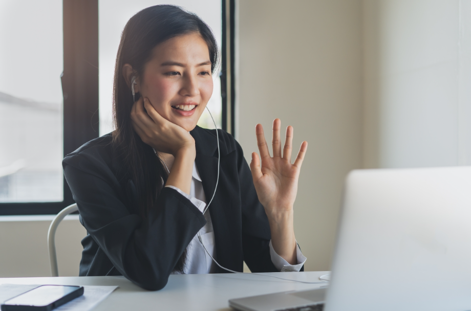What is asynchronous video interview and how to use it in recruitment?